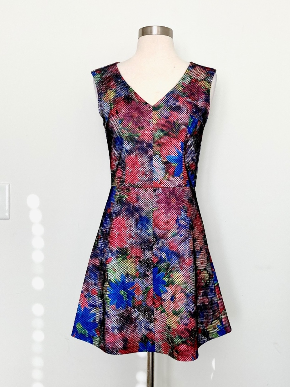 Saks Mesh-Overlay Floral Sleeveless Fit Flare Sheath Dress Cocktail Blue Pink